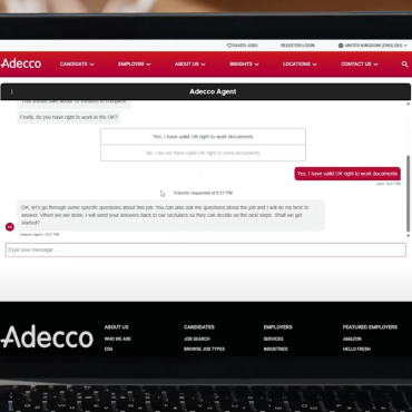Geöffneter Laptop, welcher eine Adecco Agent Seite zeigt.